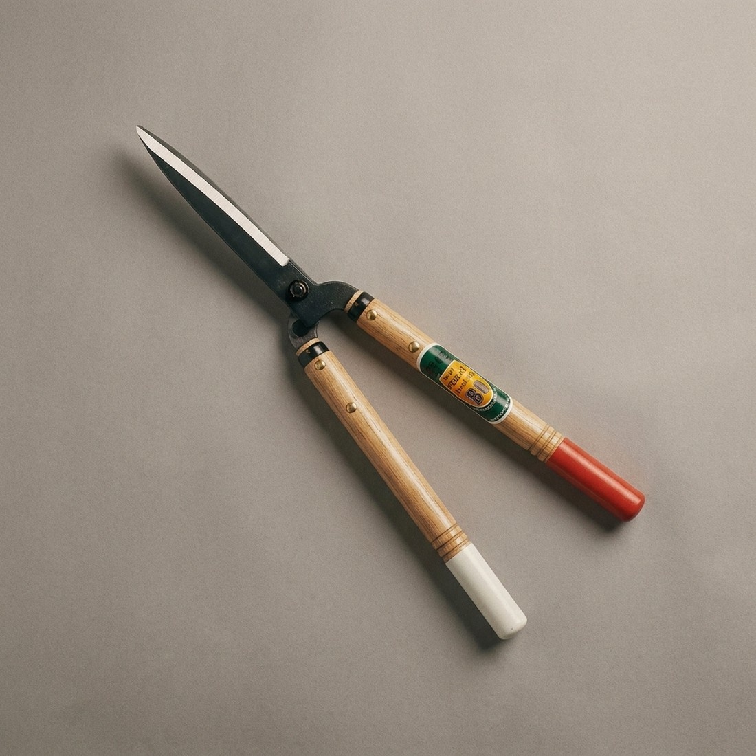 Okatsune 217 Hedge Shears