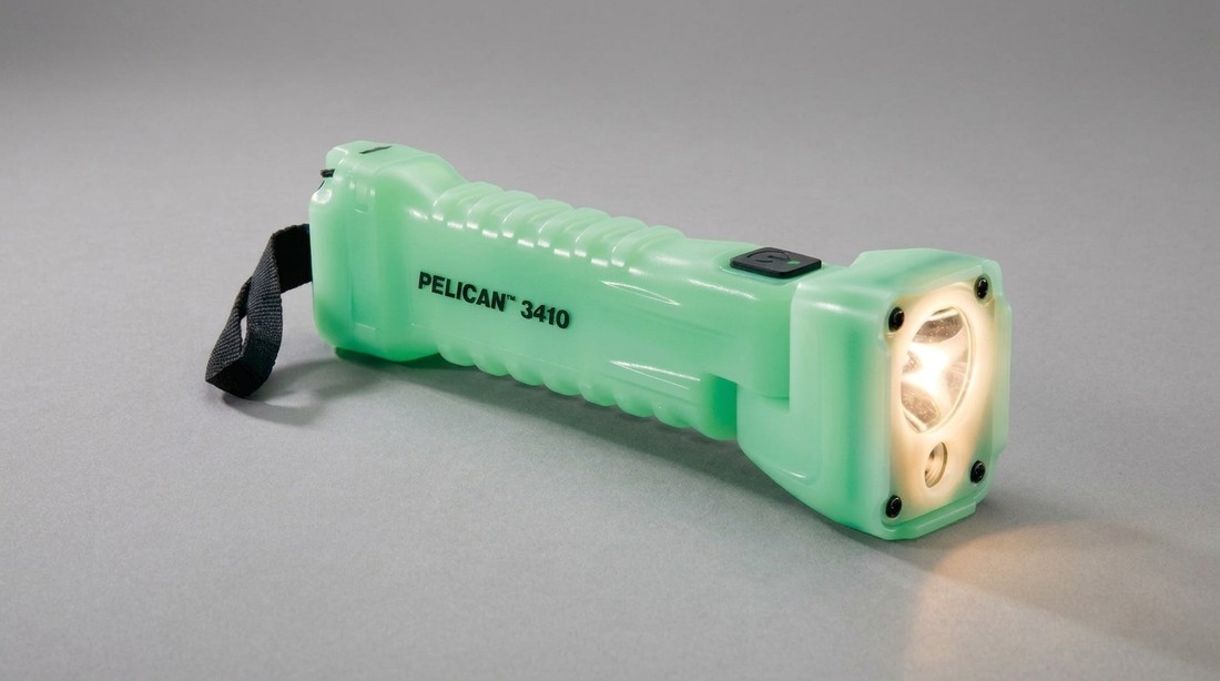 Pelican 3410 Right-Angle Light